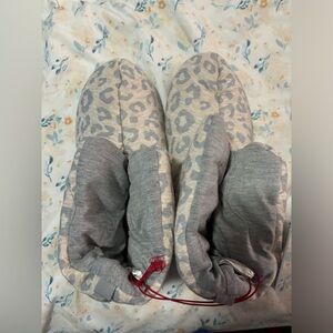 DearForm Slippers Size 11-12